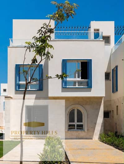 Last villa on the first row of lagoons ready for inspection and immediate delivery in Naya Bay, the most prestigious village of Ras El Hikma