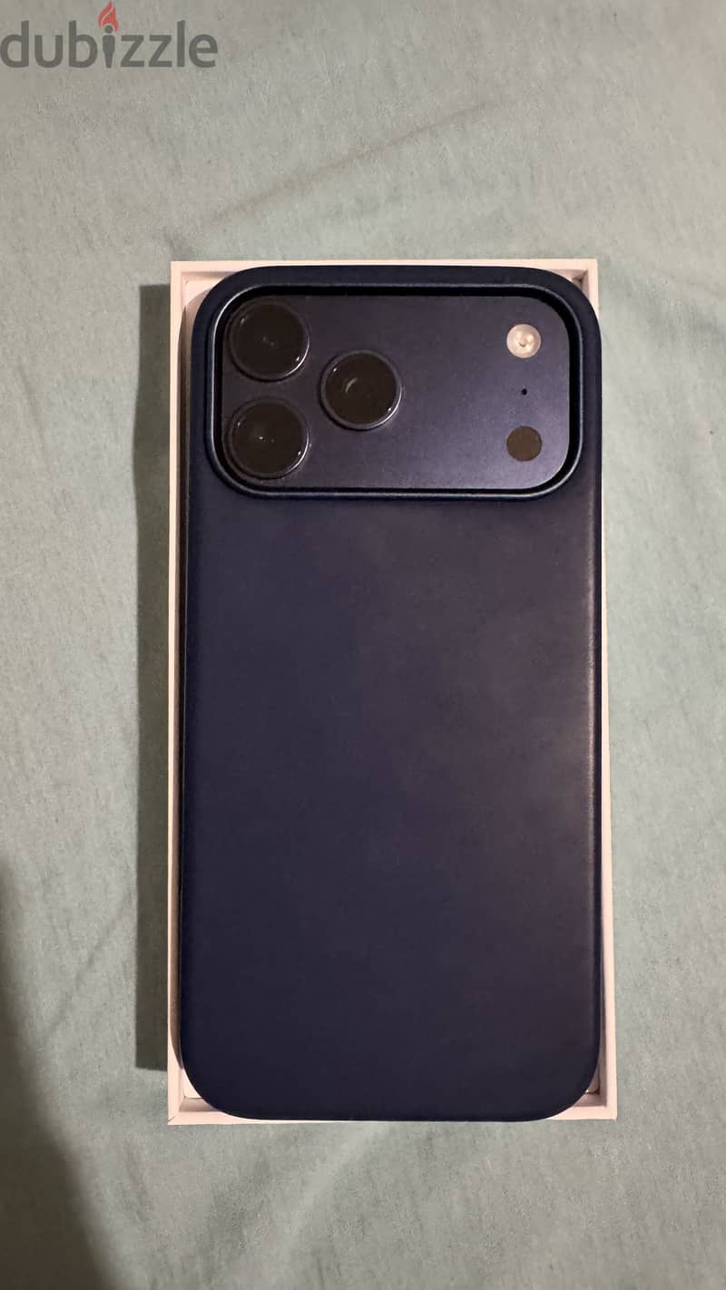 Apple - iPhone 17 Pro Max 1