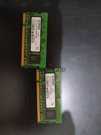 عدد ٢ رام ddr2 مساحه ١ جيجا