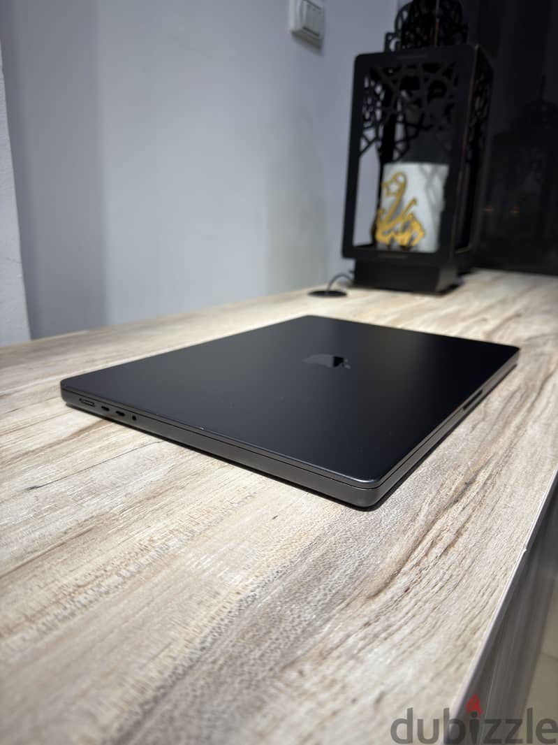MacBook Pro 16” M4 Max 128GB RAM 4TB SSD 3