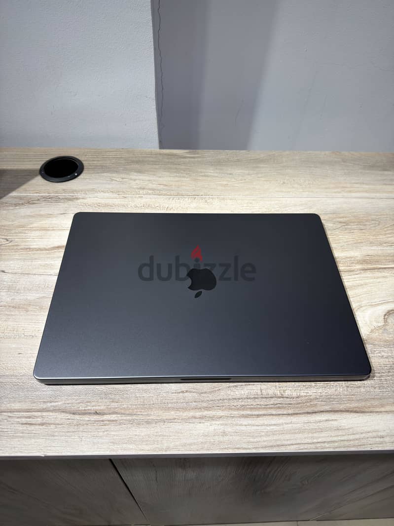 MacBook Pro 16” M4 Max 128GB RAM 4TB SSD 4