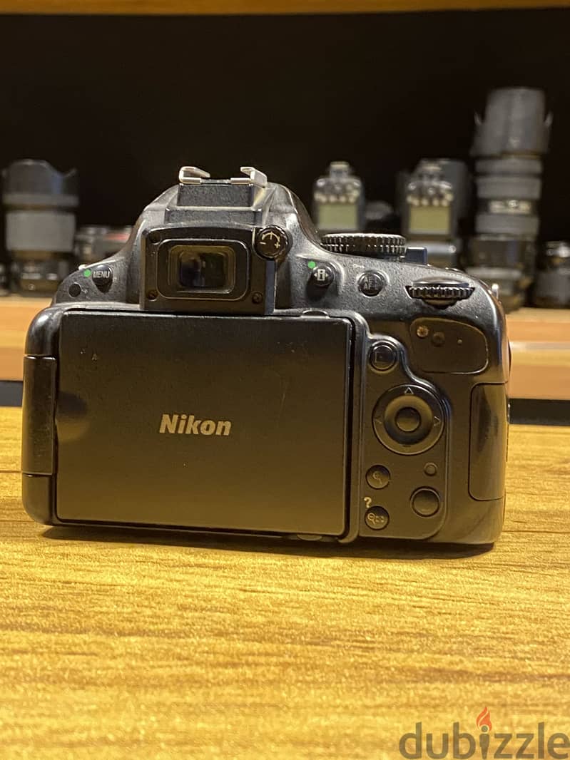 Nikon D5100 + 18-55 2