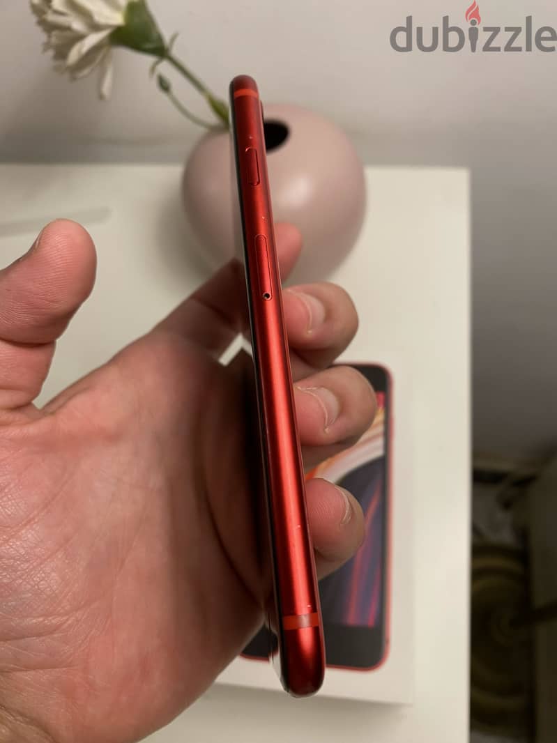 iphone se with box as new 3