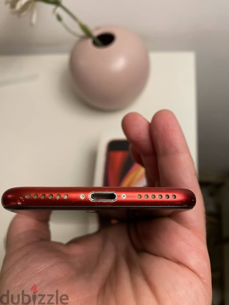 iphone se with box as new 5