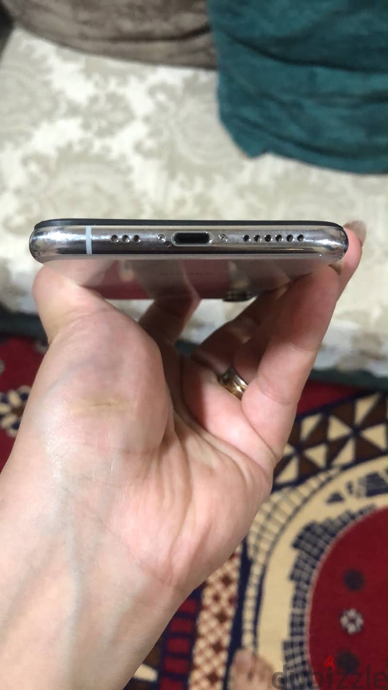 آبل - آيفون اكس اس 4