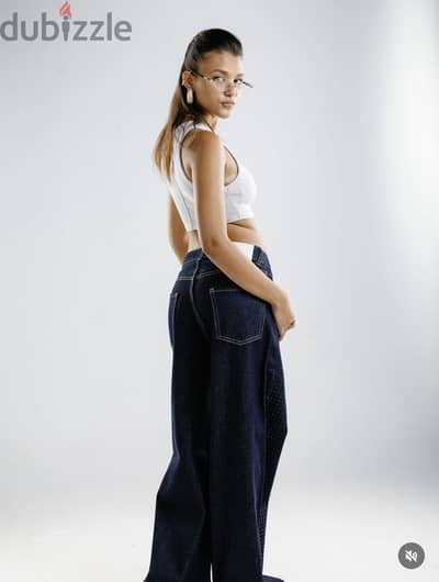 Shiny navy pants