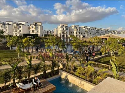 IVilla Roof in Mountain View October Park with a prime location overlooking pyramids and landscape under market price 257 M