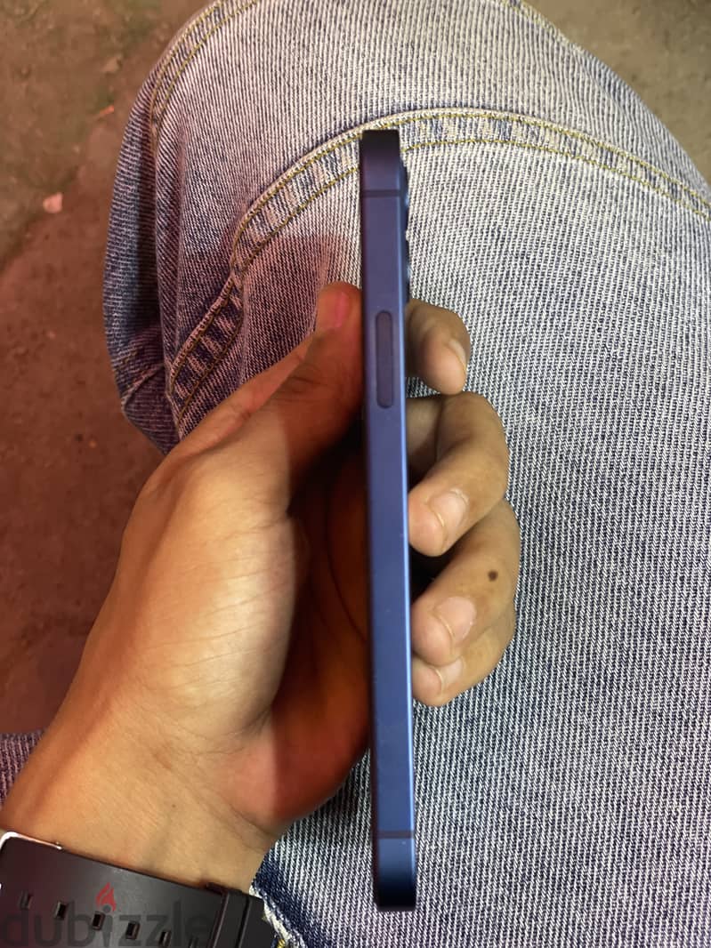 ايفون 12 عادي 4