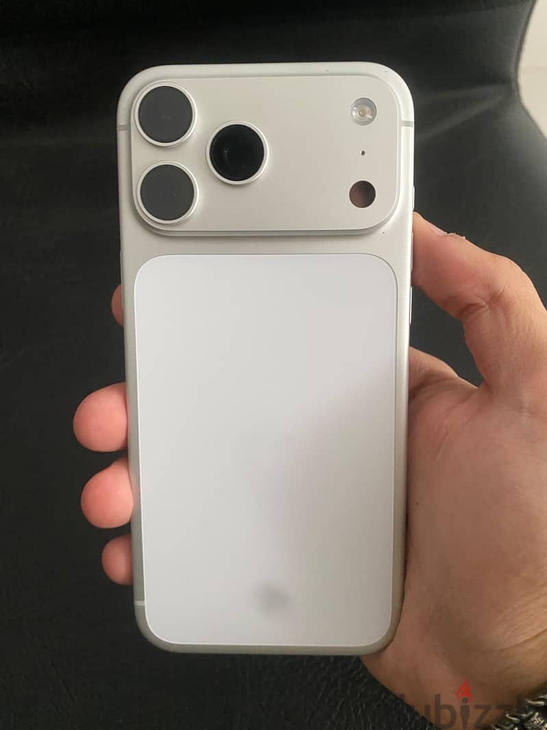 Apple - iPhone 17 Pro Max 1