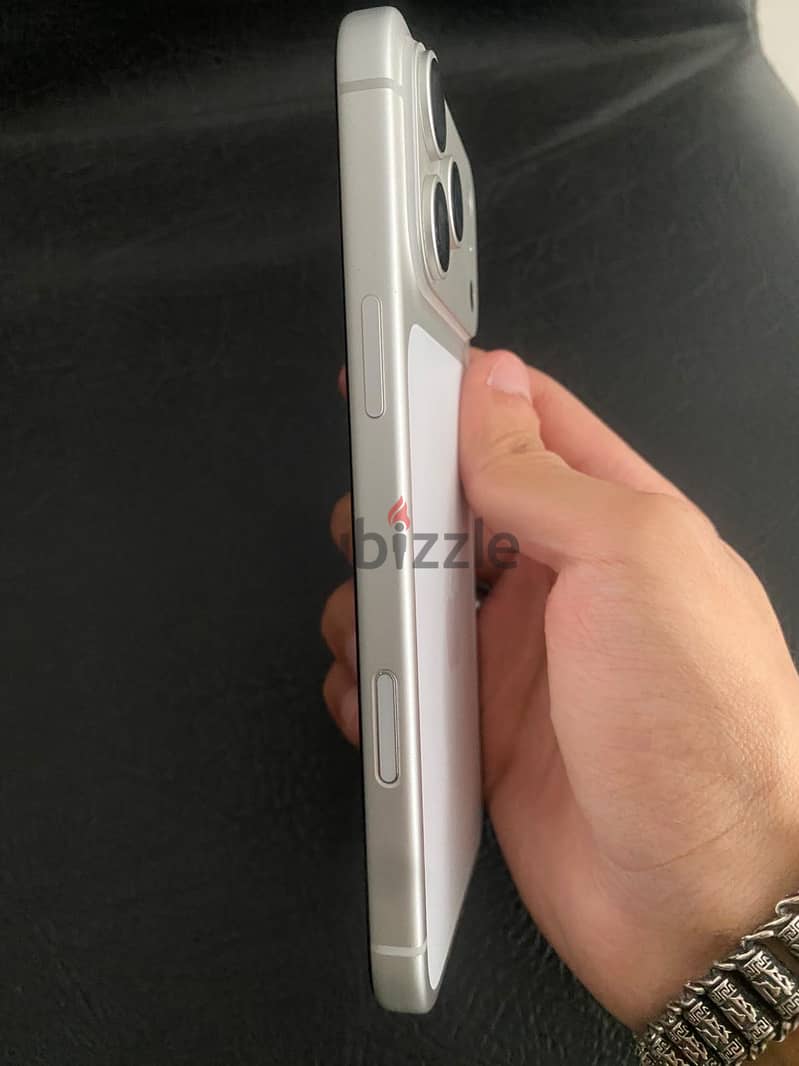 Apple - iPhone 17 Pro Max 3