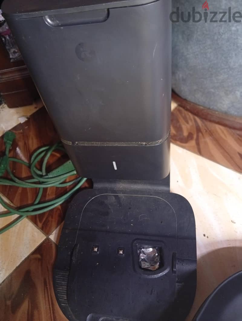 iRobot Roomba. 3