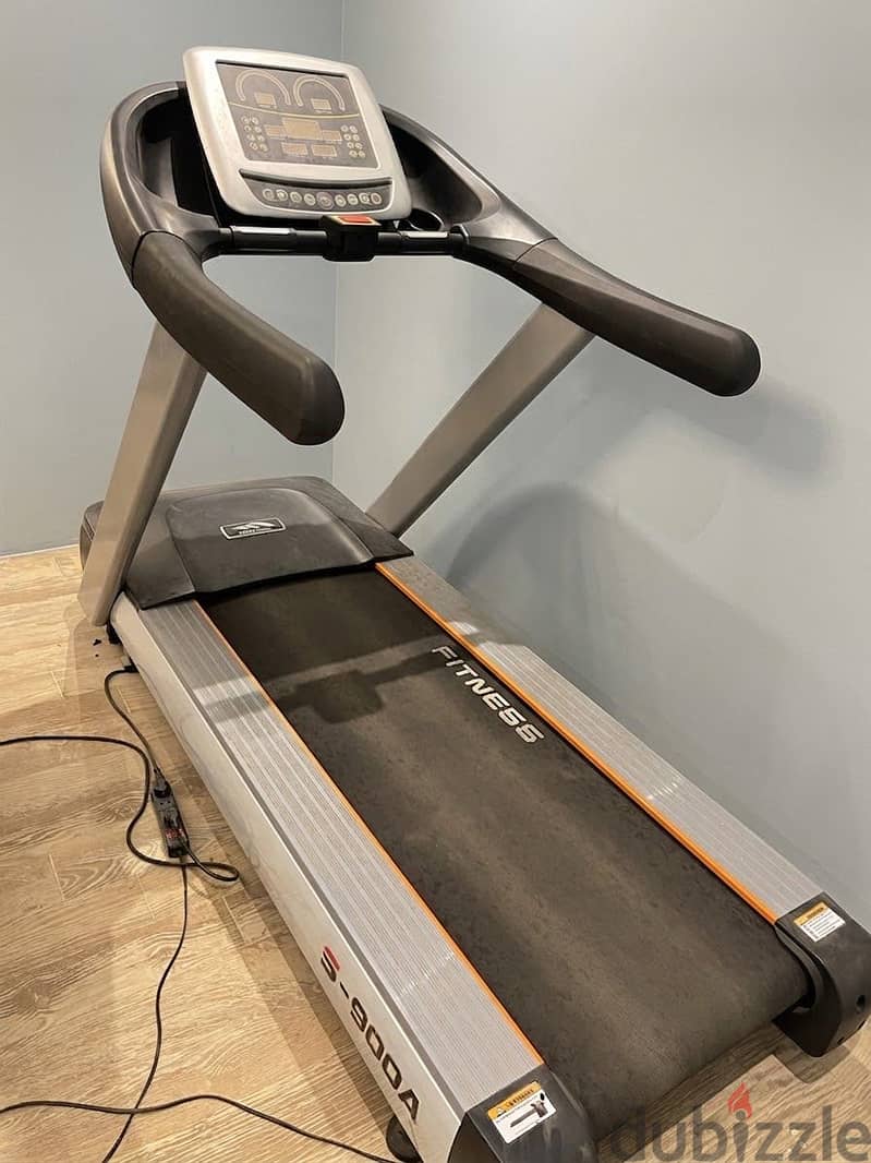 Mbh s900a treadmill 1