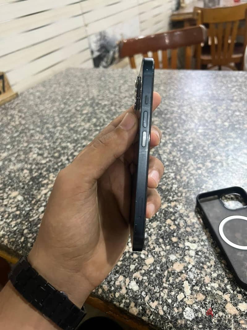 Apple - iPhone 13 4