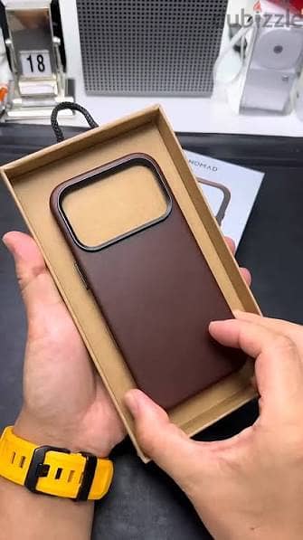 Nomad Modern Leather Case iPhone 17 Pro Max (Horween Leather) Brown 1