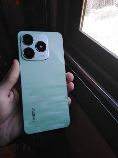 تليفون realme c63 حاله مثل الجديد