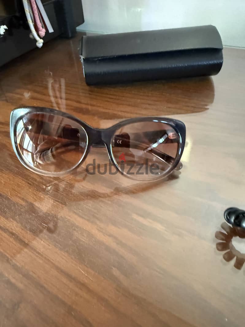 Burberry 6