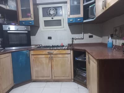 Full kitchen