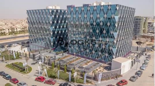 مكتب للبيع في شارع التسعين / القاهرة الجديدة