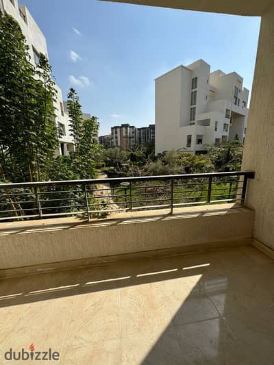 Apartment for sale in Madinaty B8 Group 84 with an area of 226 meters, first floor, wide garden view, 4 bedrooms including a master bedroom, 3 bathrooms, a large reception, kitchen, 2 terraces, water, electricity, and gas meters. A very distinctive location next to the mosque and services. The required price is 8,200,000 EGP. Remaining are 5 annual installments of value 