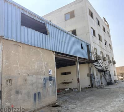 يارد وارض مجهز ومرخص ومكاتب اداريه بالمنطقه الصناعيه بزهراء المعادي