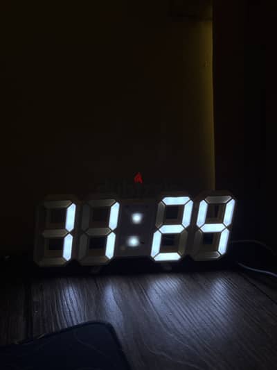 ساعه الكترونيه رقميه