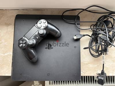 PlayStation 4 Slim – 1TB للبيع الفوري