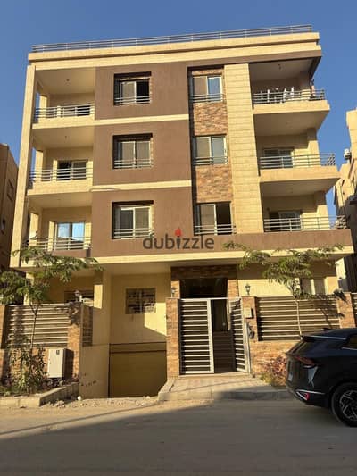 Apartment for sale in New Lotus, Fifth Settlement Second building from Mohamed Bin Zayed Axis Clubs Street, very close to Mountain View and the clubs.