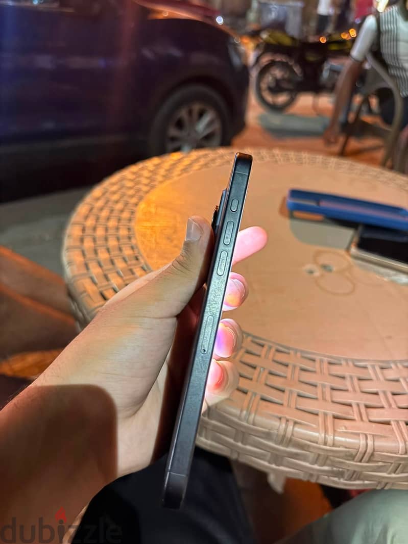 iPhone 15 Pro Max ايفون ١٥ برو ماكس  بطاريه ٨٣ فاضي بدون علبه 1