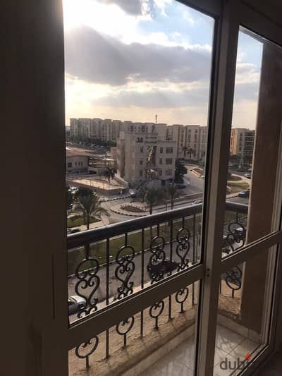 شقه للبيع في الرحاب في المرحله العاشره بالقرب من افنيو مول والجهاز 131 متر