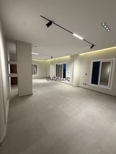 Apartment for sale in District 13 – Sheikh Zayed   Area: 220 square meters  3 bedrooms, including a master bedroom  3 bathrooms  Very distinguished location in front of Al-Yasmeen Compound