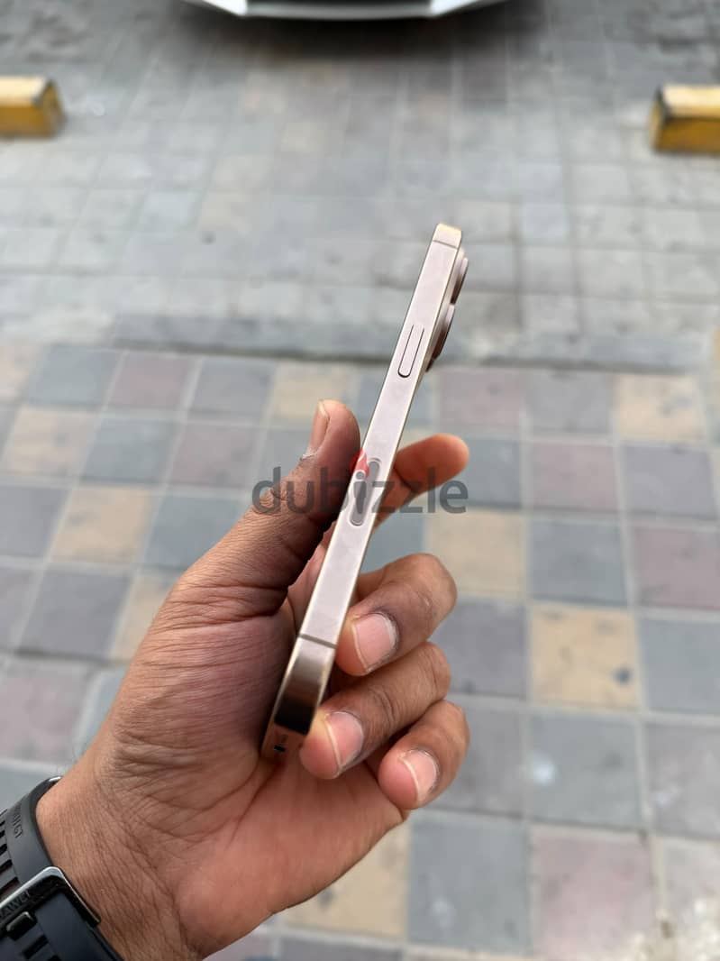 آبل - آيفون 16 برو 4