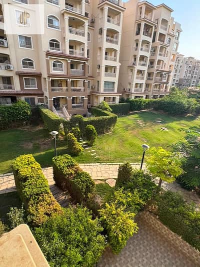 Furnished apartment for rent in the most upscale areas of my city, very close to the open-air mall area and very close to the service area.