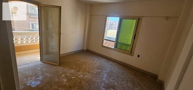 Apartment for sale in Al-Andalus inside a compound near Mufida, Al-Haid Park, and the American University