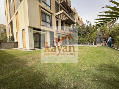 4 BR Duplex with Water View in Sodic Eastown