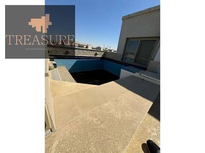 Penthouse with Pool in Galleria Moon Valley      .