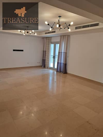 semi furnished Apartment for rent in CFC - new cairo