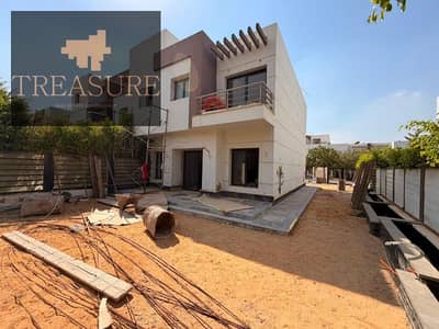 semi furnished Townhouse for rent in Hyde Park - new cairo