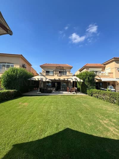 فرصة استثنائية لامتلاك عقار متميز: شقة في "ليك فيو ريزيدنس" (Lake View Residence) تتمتع بإطلالة بانورامية على البحيرة