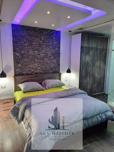 Furnished apartment for rent, 90 sq m, with 2 bedrooms and 2 bathrooms, near the old market, services, and banks. Fully finished to a high standard in