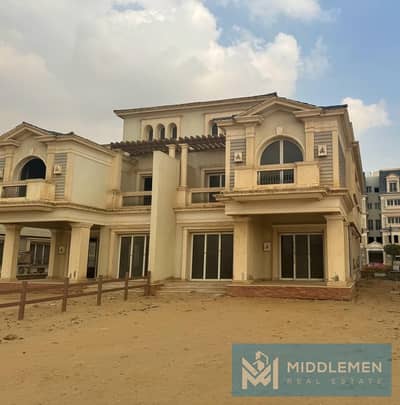 i villa 305m + 93m roof prime location View Directly Overlooking Majestic Lake under market price mountain view hyde park new cairo