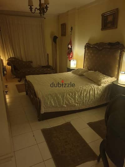 A great opportunity to live in Al Rehab City 1, Phase 2. A furnished 90-square-meter apartment is available for rent on the first floor.