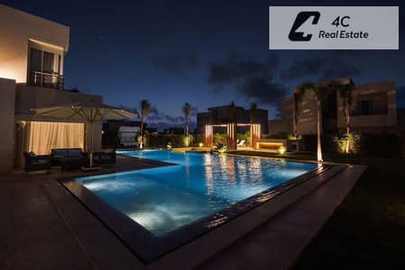 بأقل من سعرللبيع امتلك شاليه تشطيب كامل Golf & Lagoon View شامل الصيانه ريسيل في هاسيندا باي بتقسيمه مميزة جاهز للمعاينه و الاستلام
