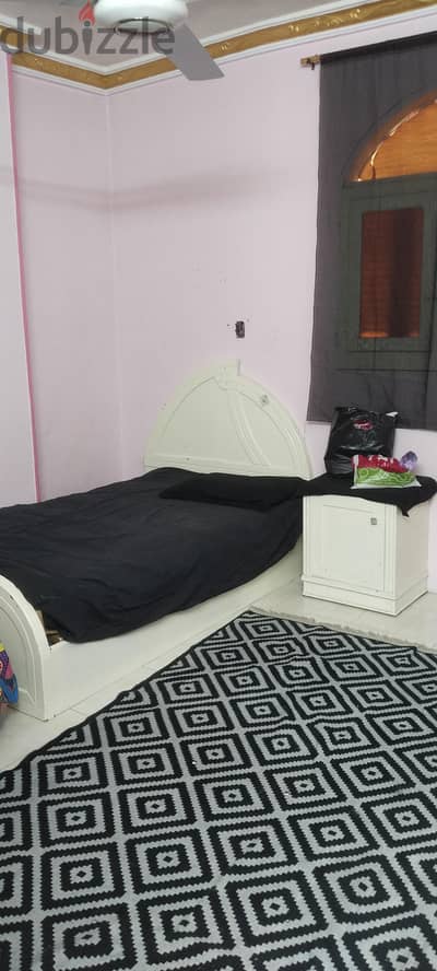 سرير زان بالملل ومرتبة فطن مصرى تصدير ودولاب بتسريحة ٣٥٠٠