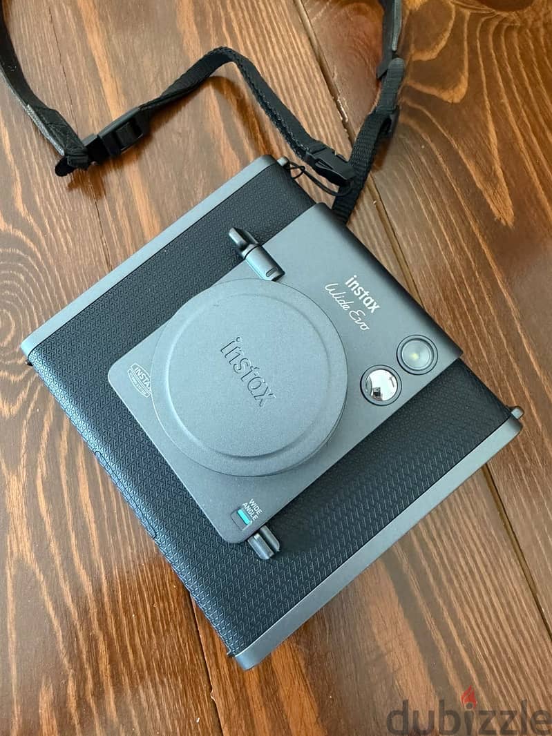Instax Wide Evo 4