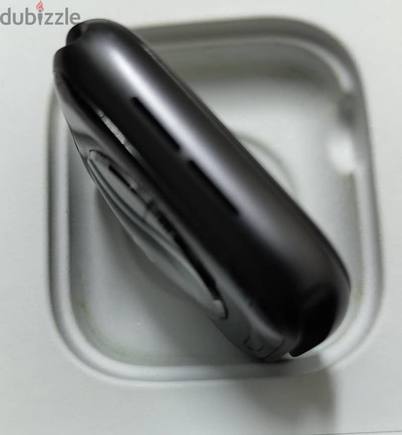 apple watch series 5 excellent condition 2