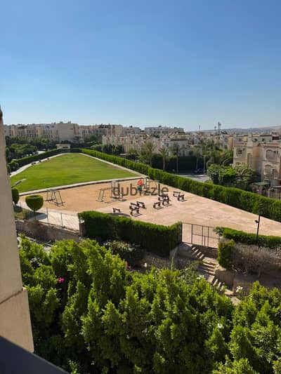 شقة مفروشة مميزة للإيجار داخل كمبوند حدائق المهندسين الشيخ زايد بموقع مميز داخل الكمبوند بمساحة 140متر
