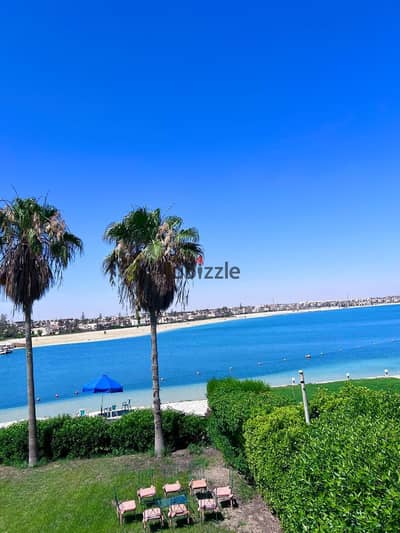 فيلا بمارينا اول صف ببسين خاص واكبر عدد غرف