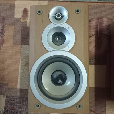 سيستم صوت JVC أصلي بحالة ممتازة بالريموت ومخرج AUX