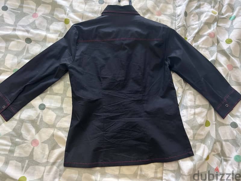 Black fitted shirt 1