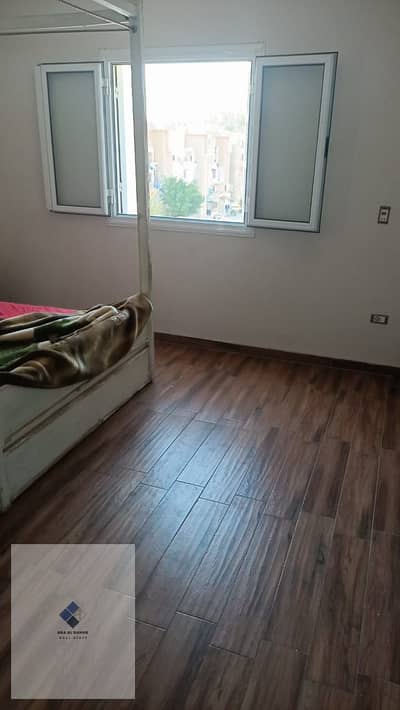 Apartment in Nasr City Phase 3, area 120 square meters, super lux finishing, third floor behind Al-Qattamiah Central, with water, electricity, and gas meters, and a distinguished location